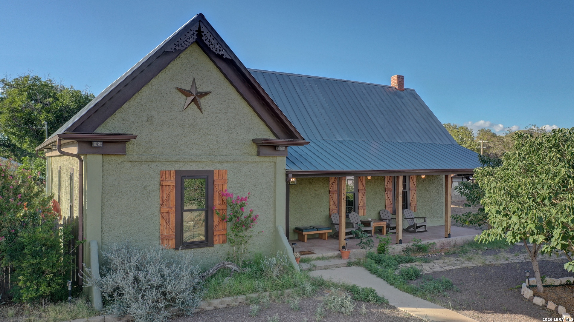 405 W Avenue E Alpine TX 79830