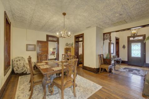 405 W Avenue E Alpine TX 79830