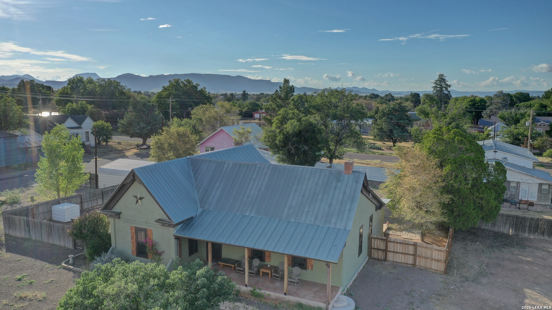 405 W Avenue E Alpine TX 79830