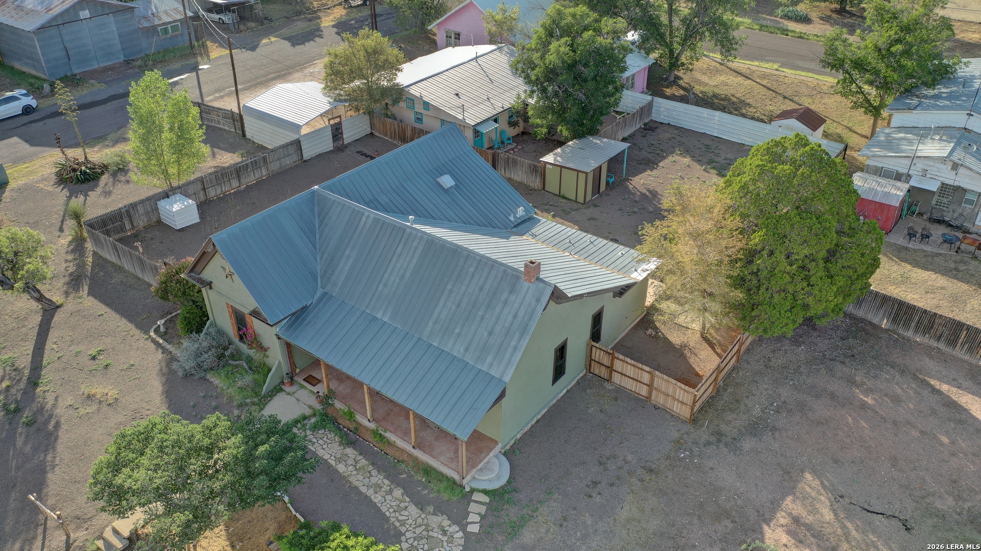 405 W Avenue E Alpine TX 79830
