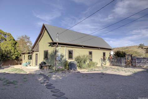 405 W Avenue E Alpine TX 79830