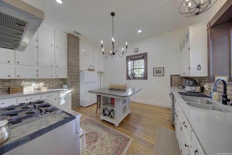 405 W Avenue E Alpine TX 79830
