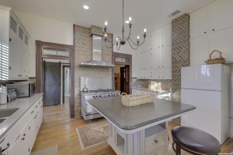 405 W Avenue E Alpine TX 79830