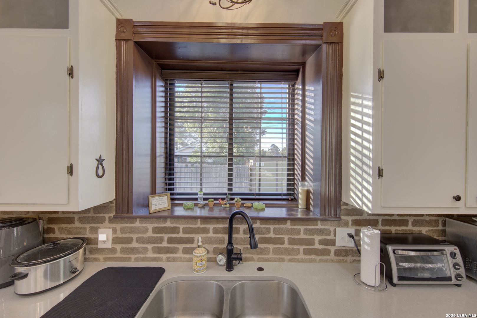 405 W Avenue E Alpine TX 79830