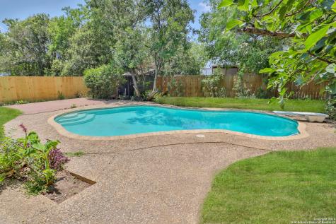 8711 Woods End Street San Antonio TX 78240
