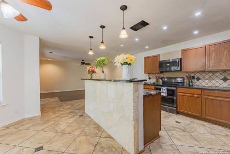 106 Lauren Boerne TX 78006