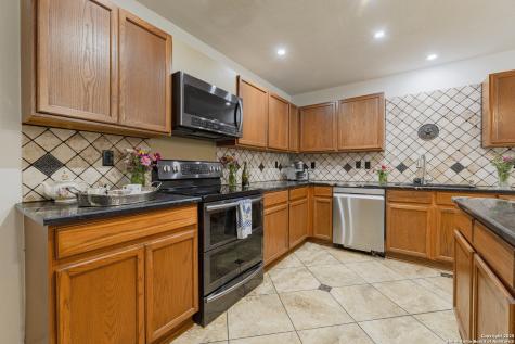 106 Lauren Boerne TX 78006