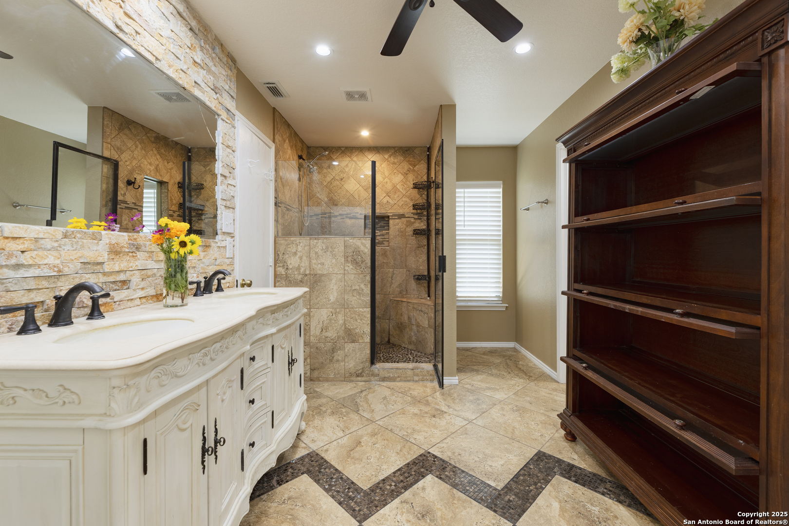 106 Lauren Boerne TX 78006
