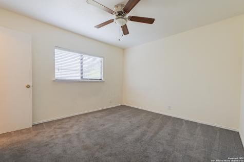 106 Lauren Boerne TX 78006