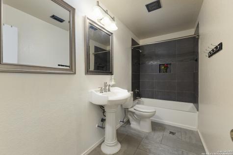 106 Lauren Boerne TX 78006