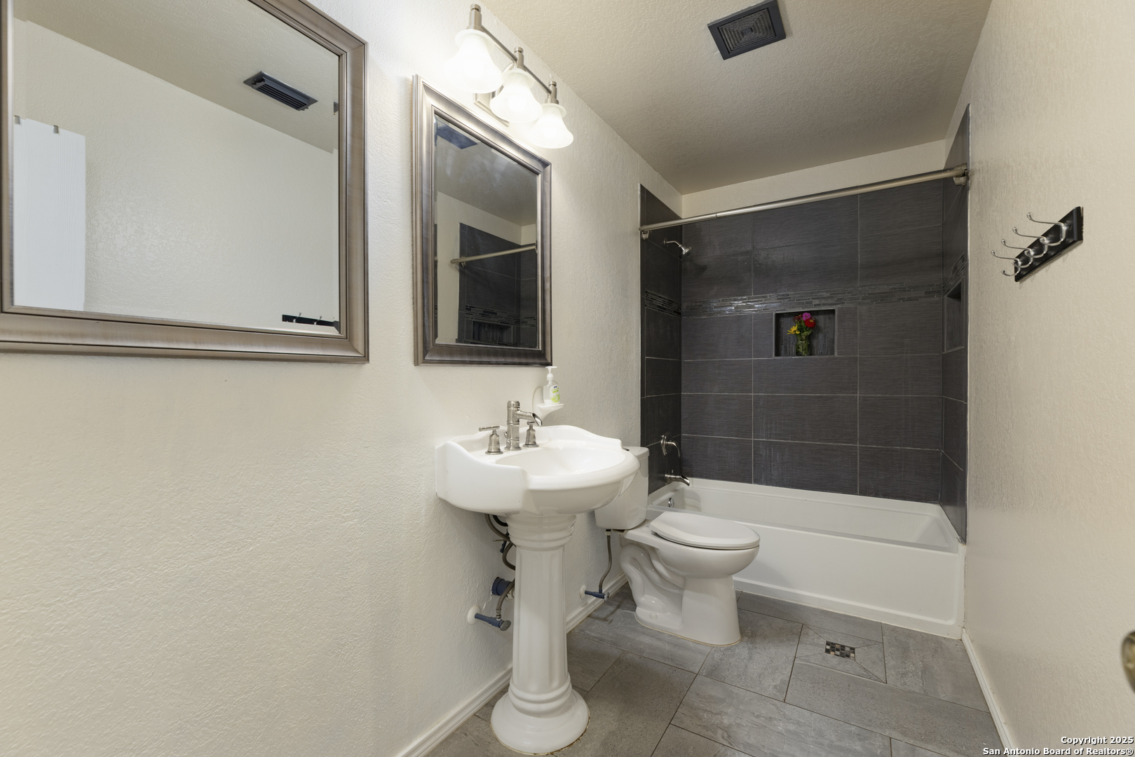 106 Lauren Boerne TX 78006