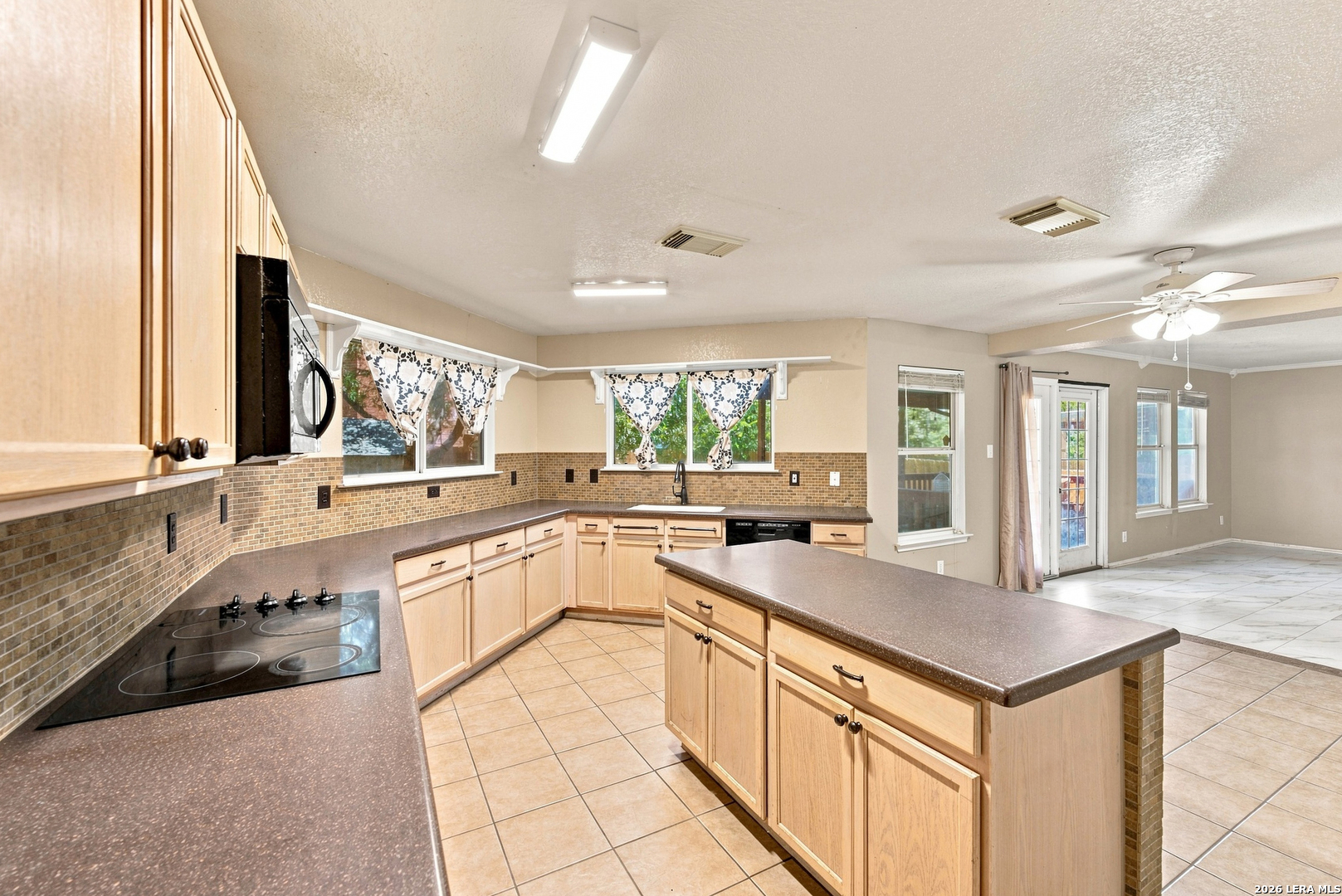 7505 Forest Live Oak TX 78233
