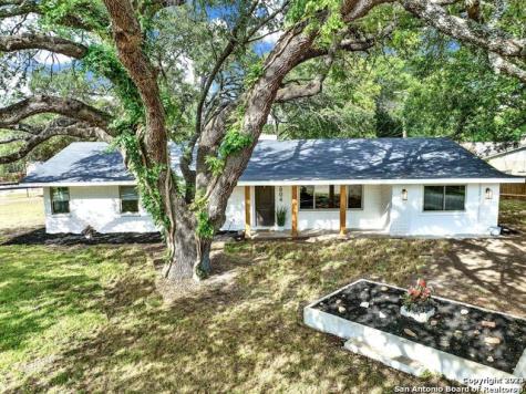 2804 Avenue G Hondo TX 78861