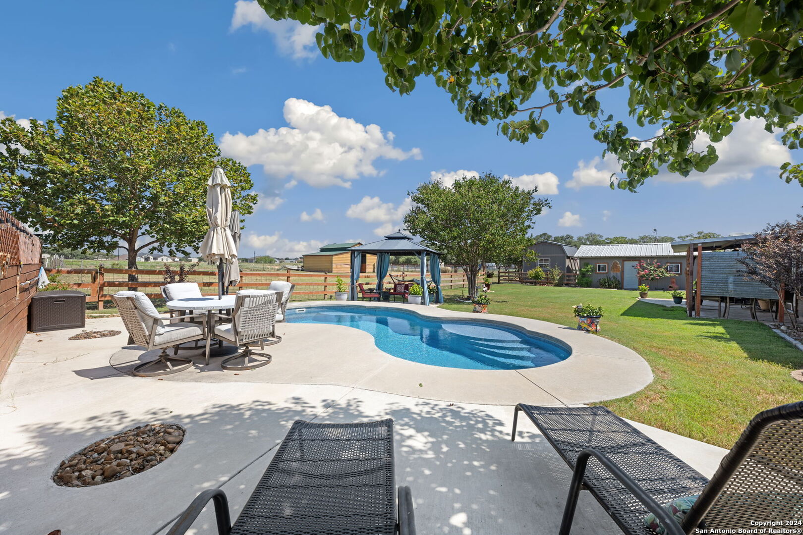 1501 County Road 320 Floresville TX 78114