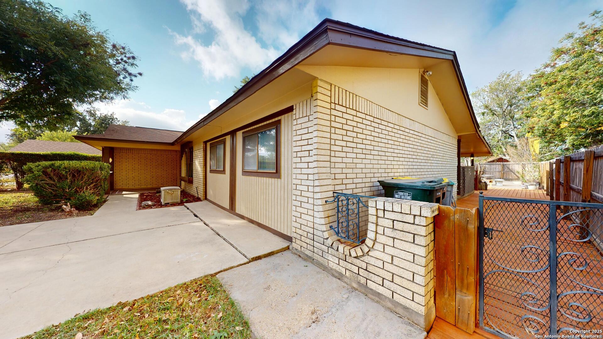 128 Cloverleaf Schertz TX 78154