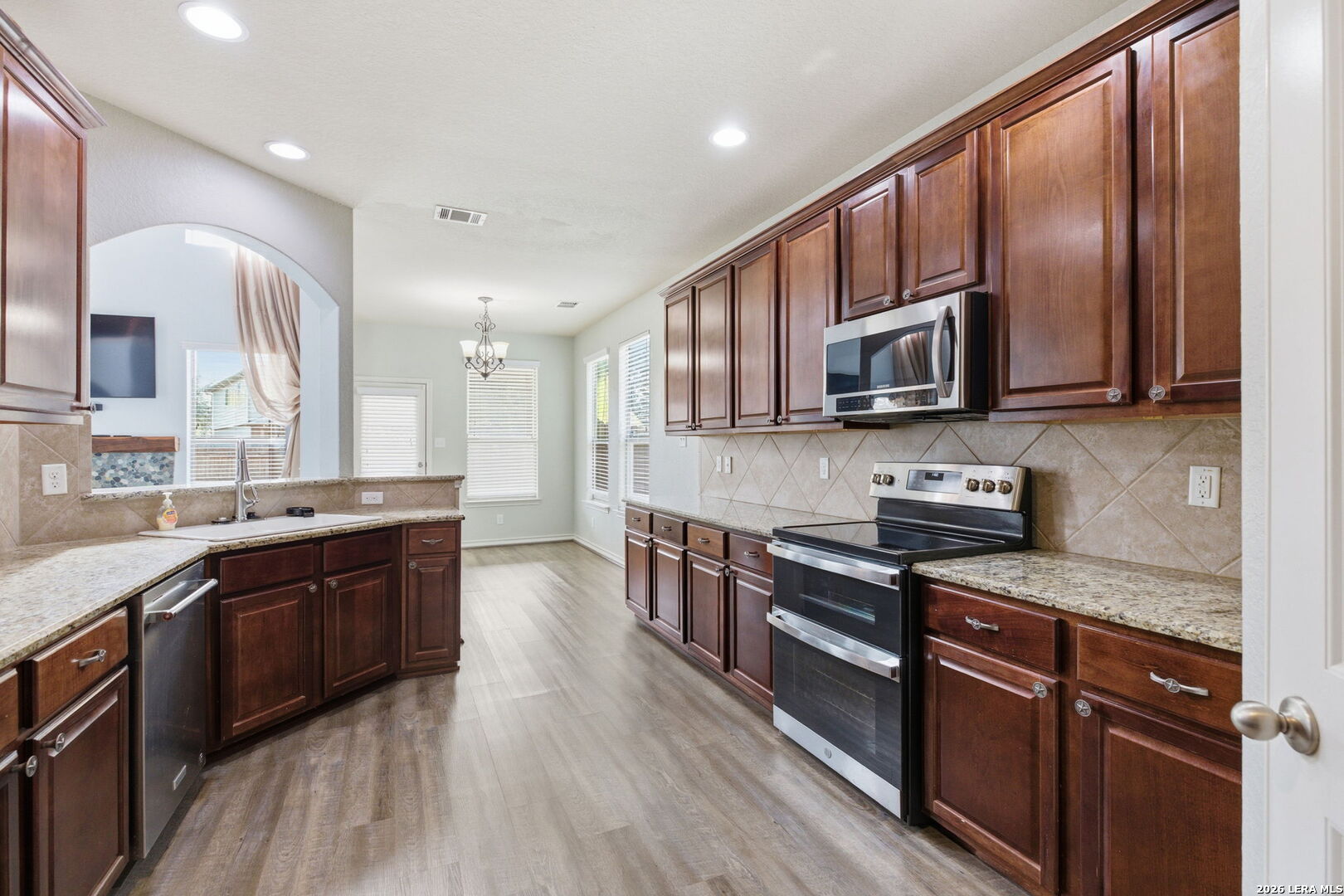 217 Dove Hill Cibolo TX 78108