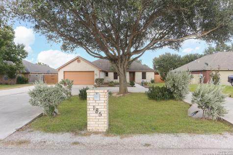 185 Castlewood Drive Seguin TX 78155