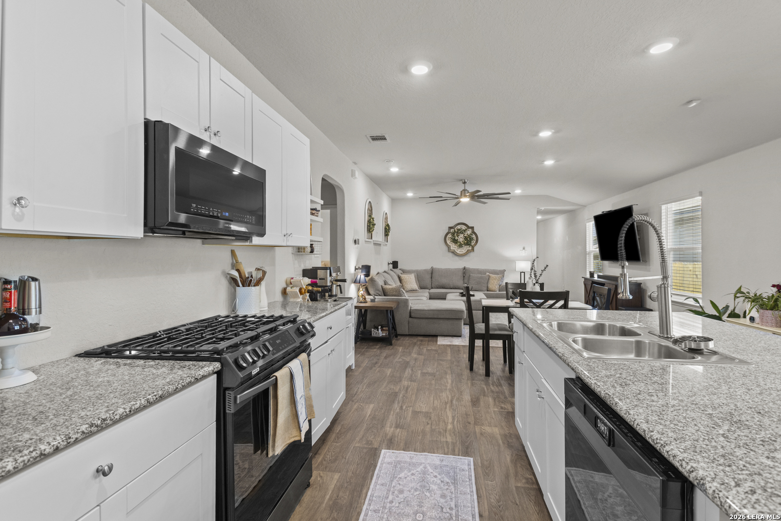 3438 Stoney Bayou San Antonio TX 78245