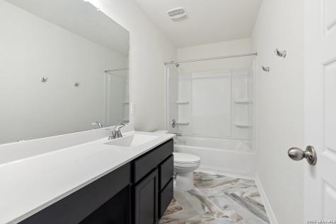 10030 Jagger Avenue Converse TX 78109