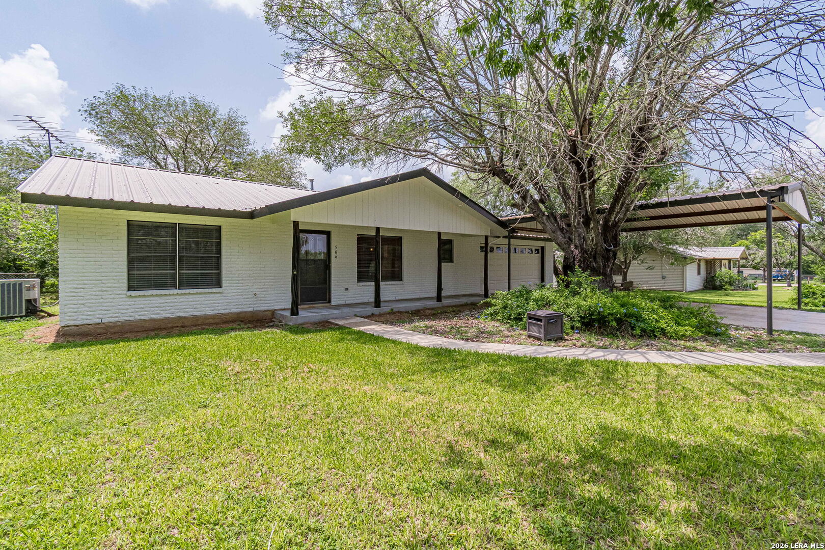 506 Magnolia Jourdanton TX 78026