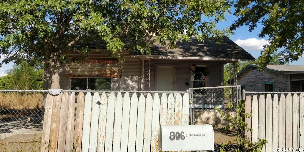 806 S San Dario Avenue San Antonio TX 78237