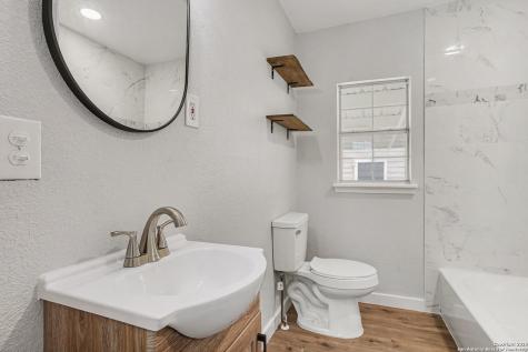 2039 Schley Avenue San Antonio TX 78210