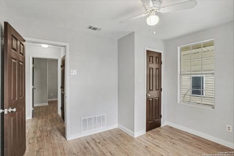 2039 Schley Avenue San Antonio TX 78210