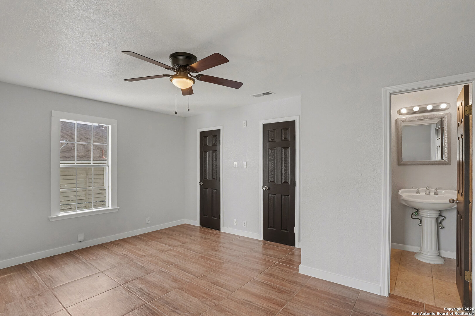 2039 Schley Avenue San Antonio TX 78210