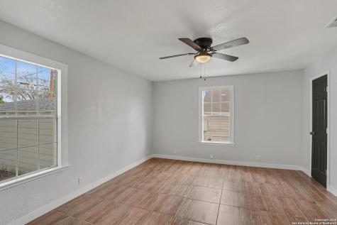 2039 Schley Avenue San Antonio TX 78210