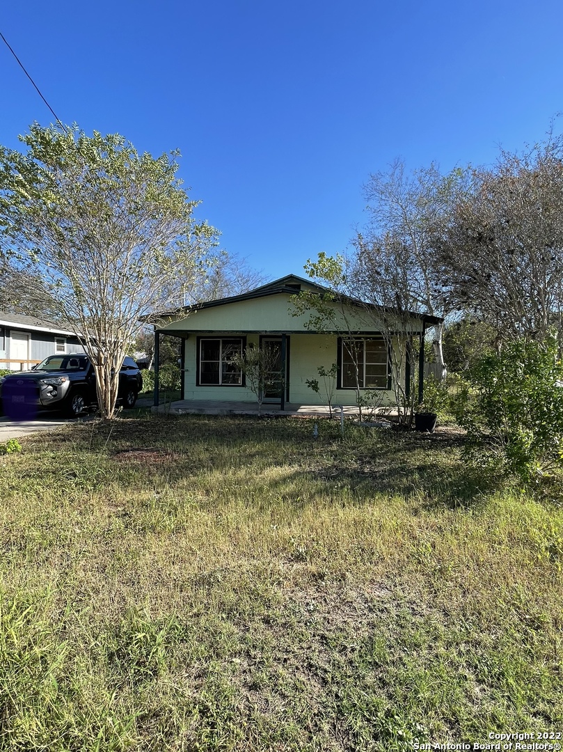 807 W Stamper Street Beeville TX 78102