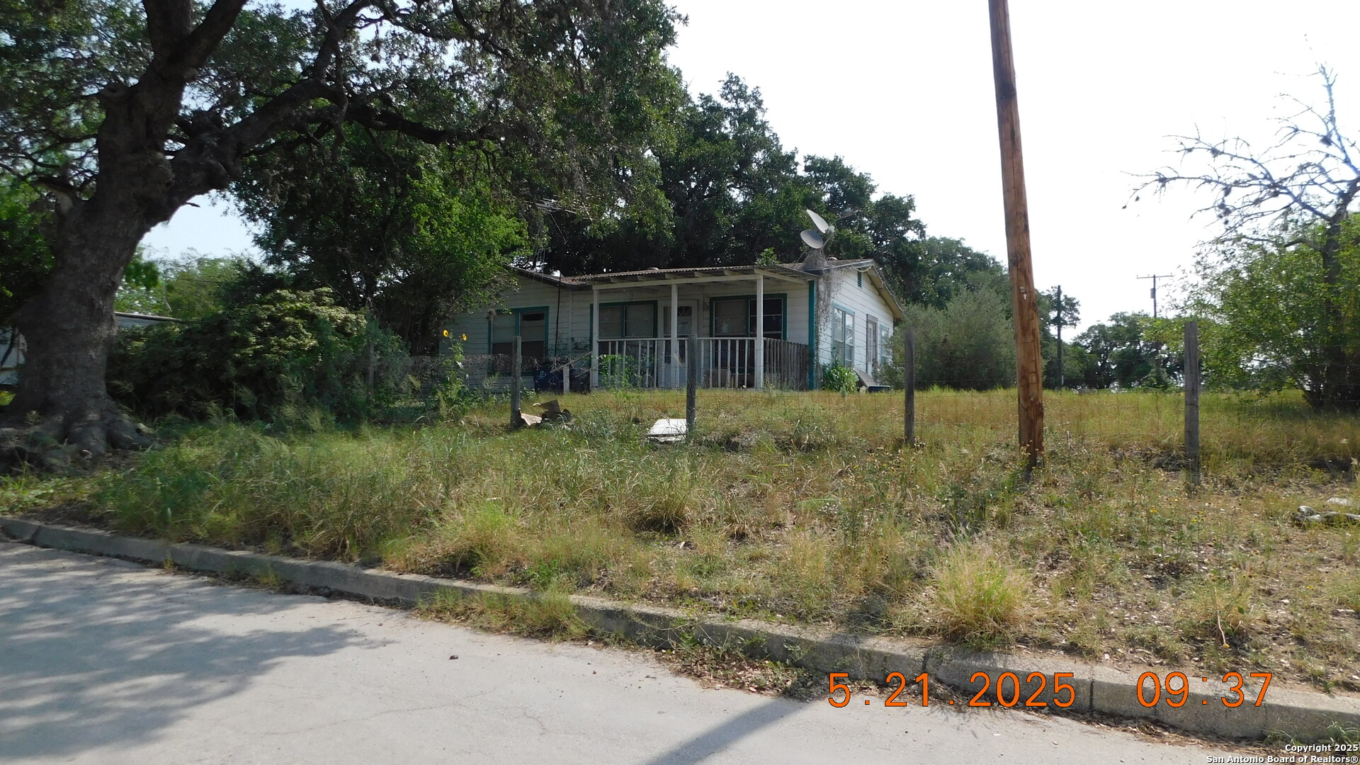 210 Colwell Pleasanton TX 78064