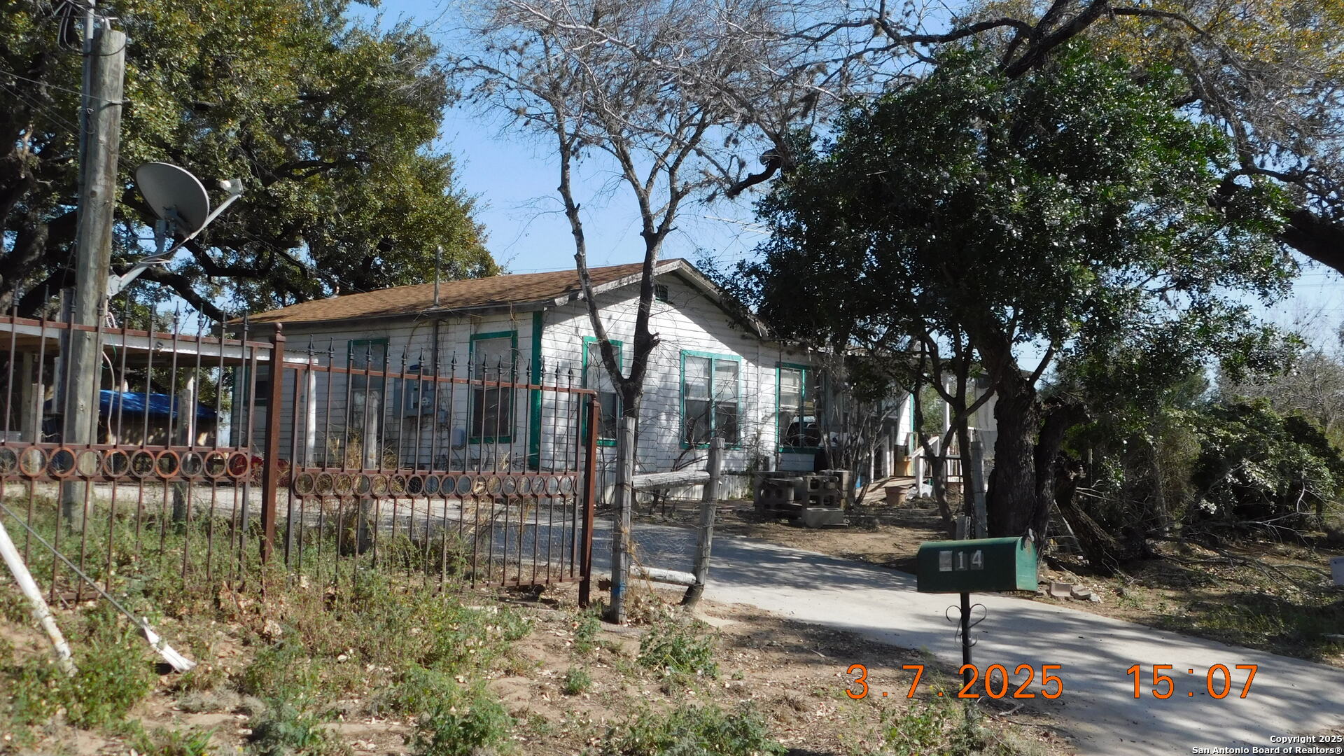 210 Colwell Pleasanton TX 78064