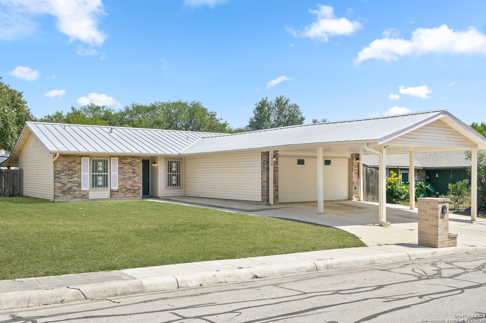 1014 Bridle Forest San Antonio TX 78245