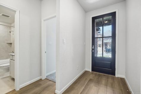 1521 Corinth Crest San Antonio TX 78245
