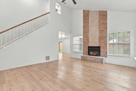 5618 Champions Hill Drive San Antonio TX 78233