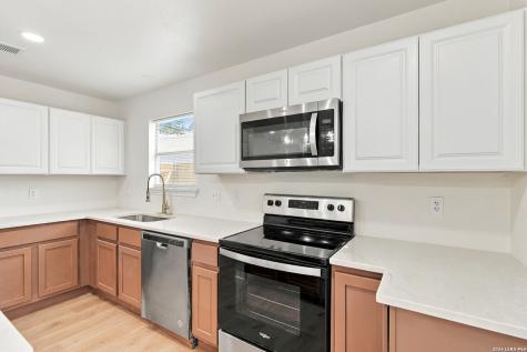 5618 Champions Hill Drive San Antonio TX 78233