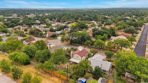 5618 Champions Hill Drive San Antonio TX 78233