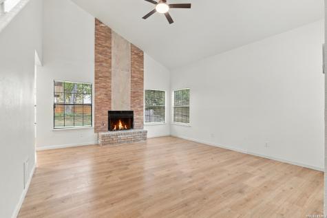 5618 Champions Hill Drive San Antonio TX 78233