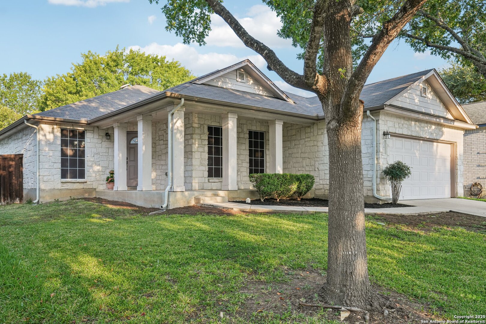 12911 Majestic Cedar Helotes TX 78023