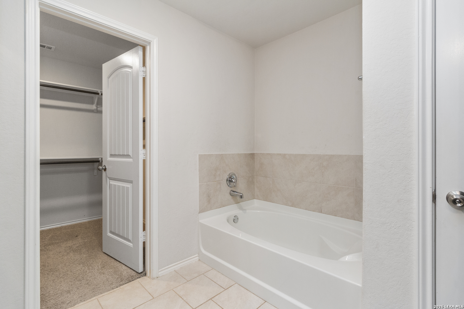 8050 Falcon Meadow Converse TX 78109