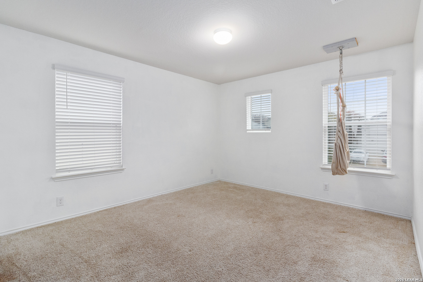 8050 Falcon Meadow Converse TX 78109