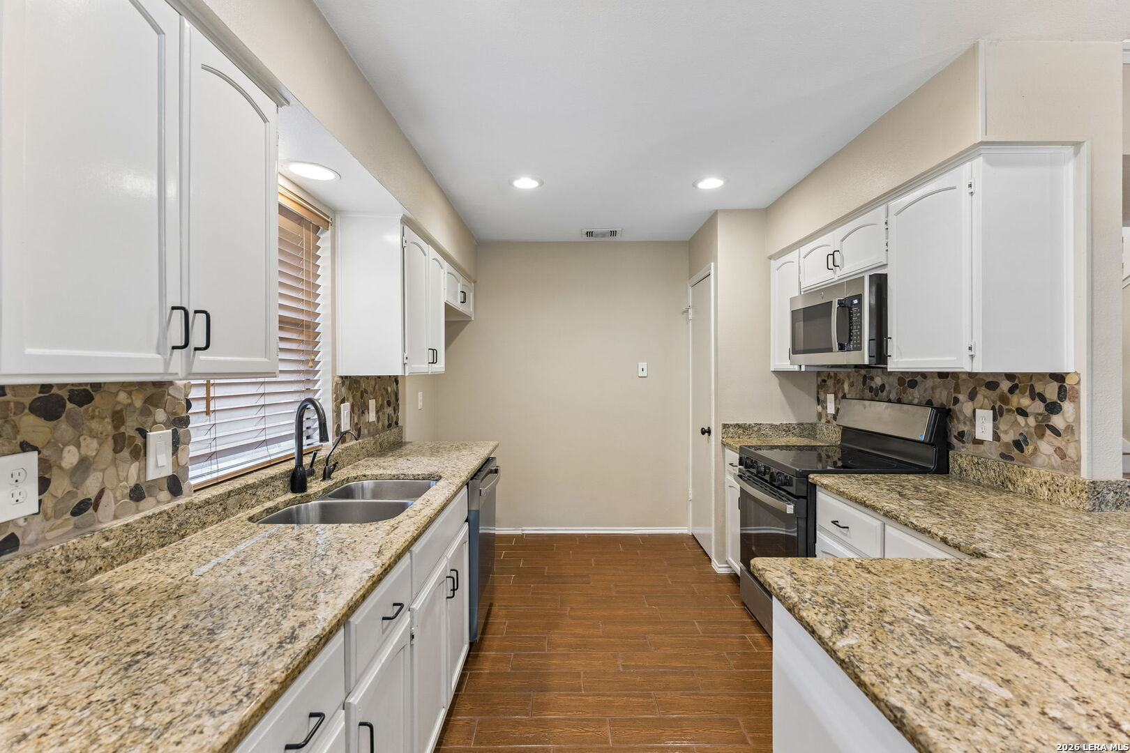 2127 Oak Bend San Antonio TX 78259