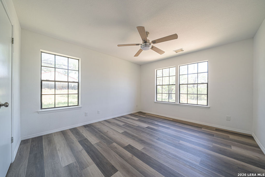 475 Fm 2200 W Devine TX 78016