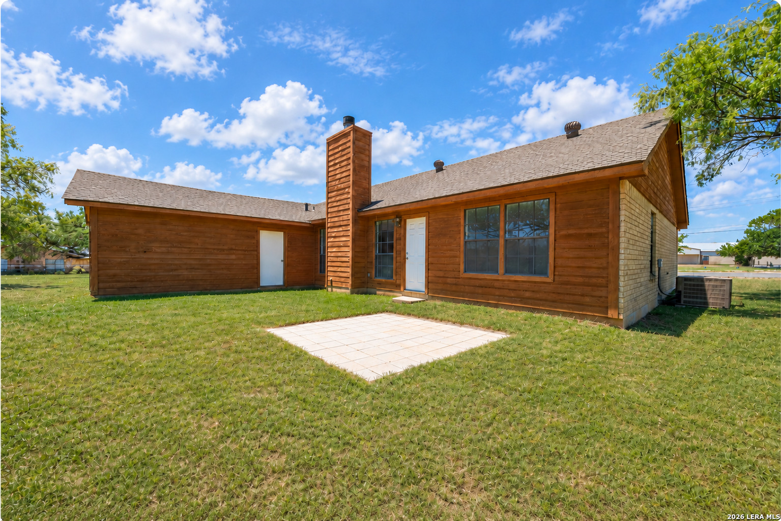 475 Fm 2200 W Devine TX 78016