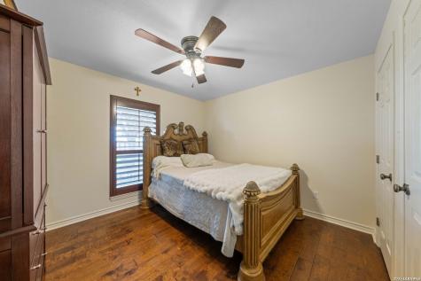 630 N Dickson Street Poth TX 78147