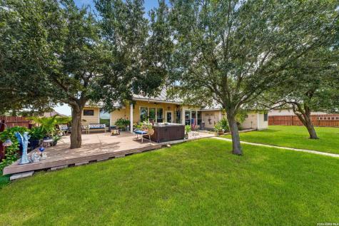 630 N Dickson Street Poth TX 78147