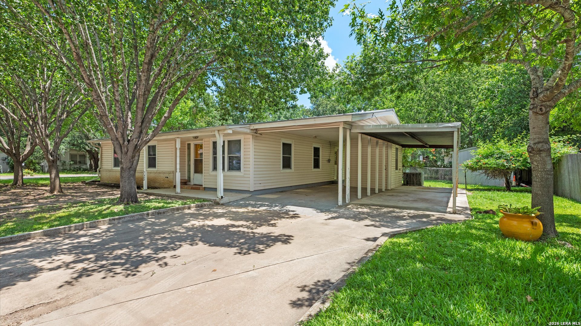 725 W Klingemann Street New Braunfels TX 78130