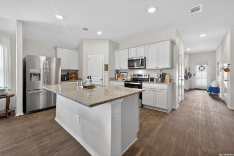 1037 Norway Drive Seguin TX 78155
