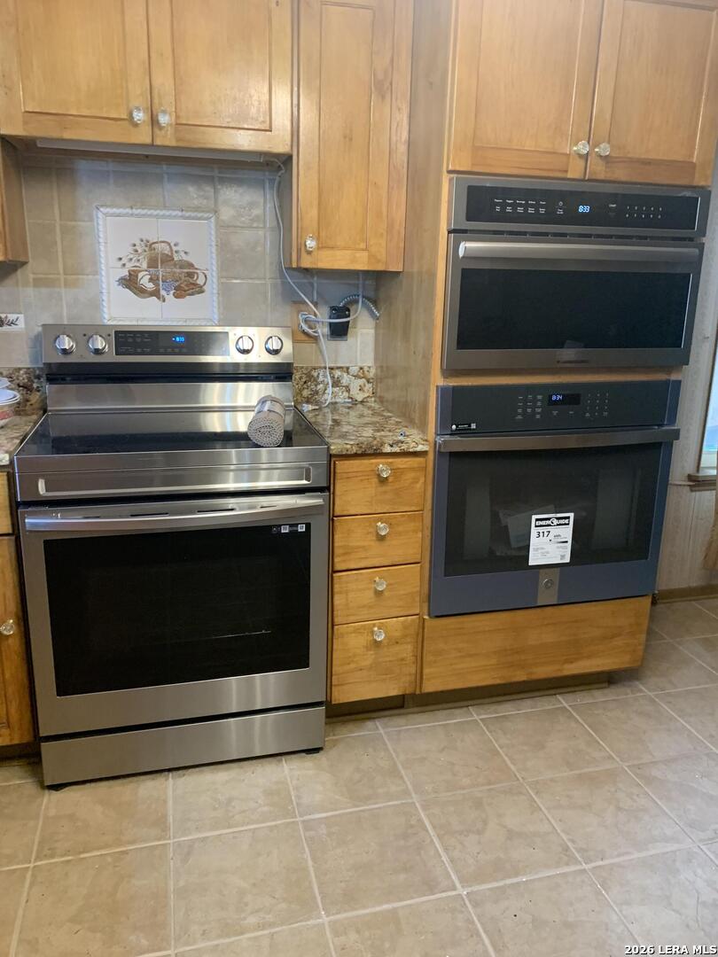 11239 Blue Waters Helotes TX 78023