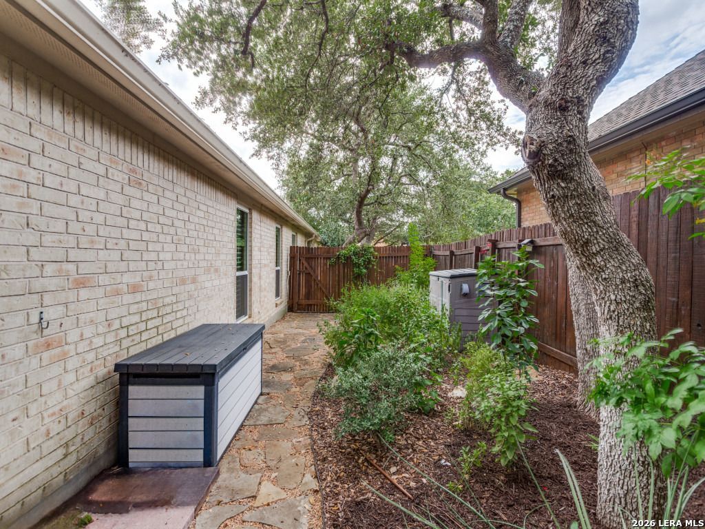 23706 Legend Glen San Antonio TX 78260